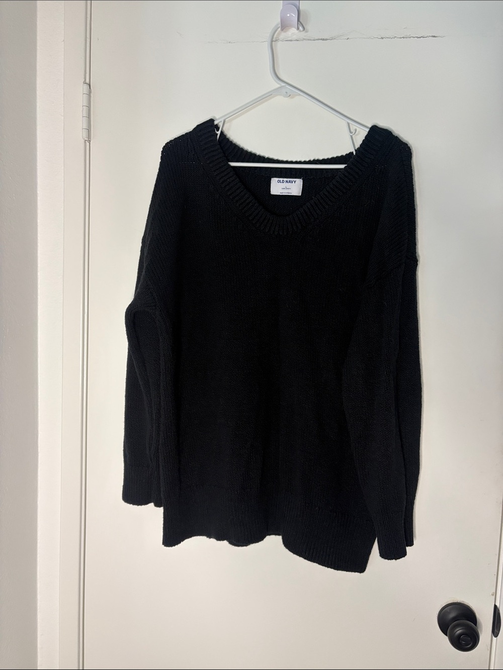 Old Navy Black V-Neck Pullover Sweater